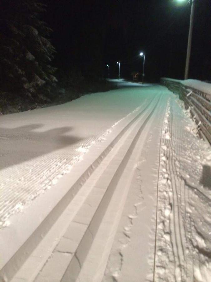 Roeda Stugan Hedemora Esterno foto